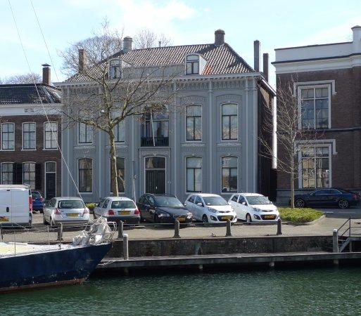 Art Gallery Van den Berge